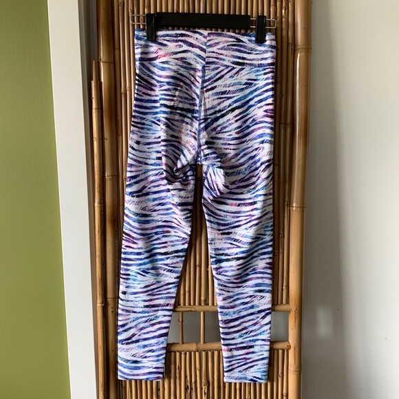 Dharma Bums cropped yoga legging. Size M - Picture 2 of 4